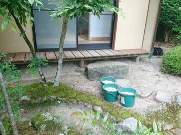 真砂土 庭砂利の階段引き上げ作業の画像その2